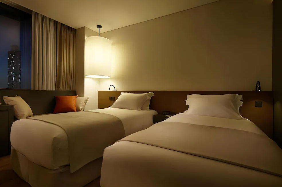 room-card-img-0